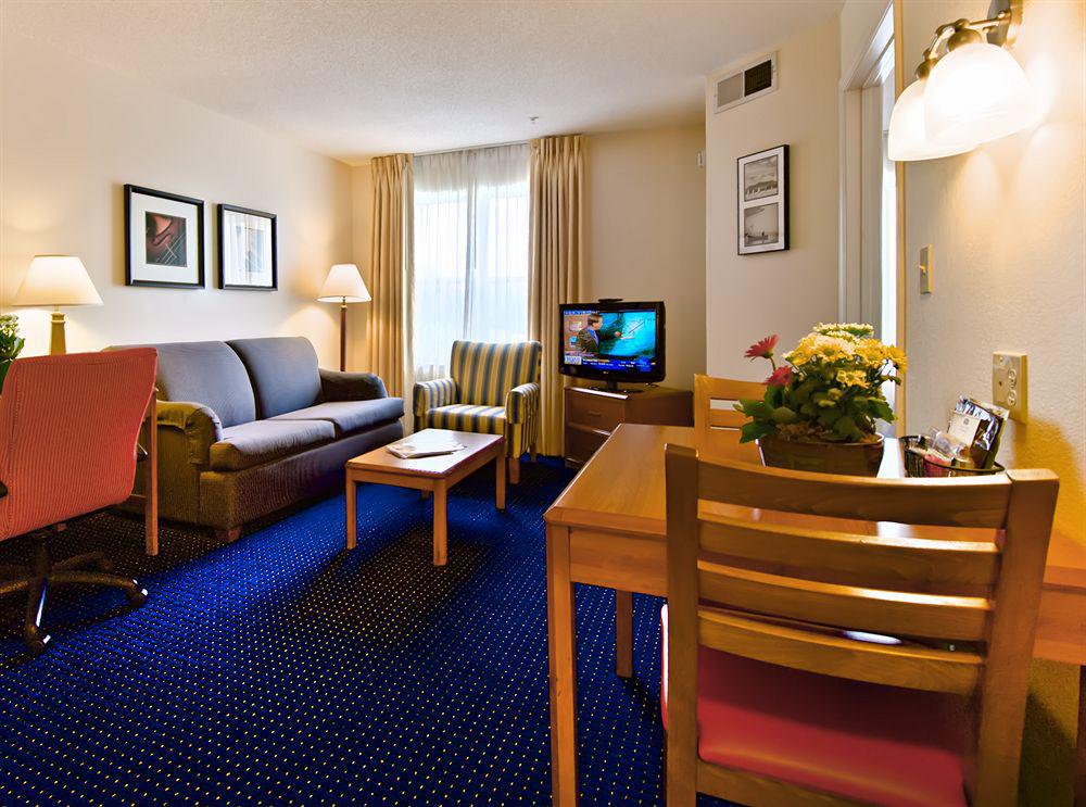 Residence Inn By Marriott Wilmington Landfall Exterior photo